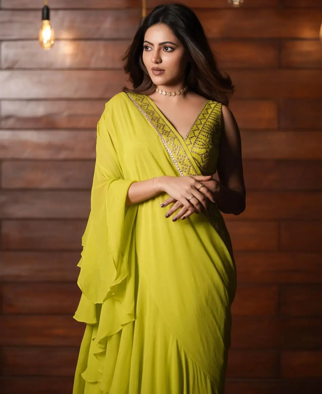 Athulya Ravi Photoshoot In Green Saree Sleeveless Blouse